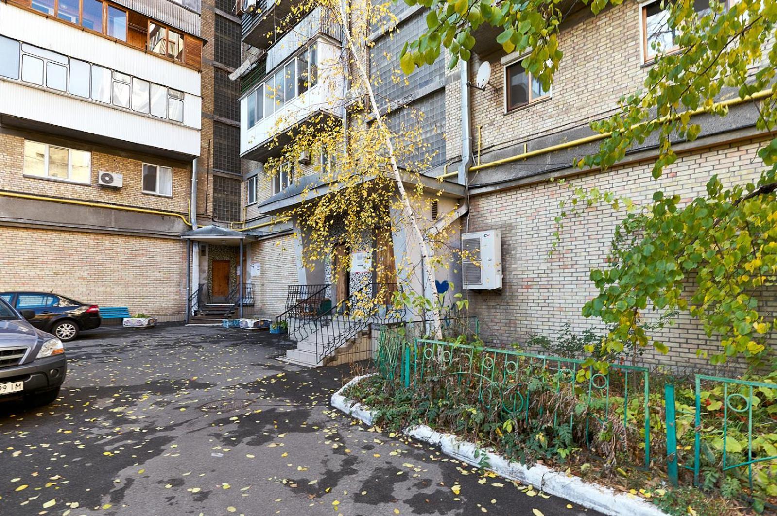 Apartment 1 комн саксаганского17 центр олимпийская дворец спорта *