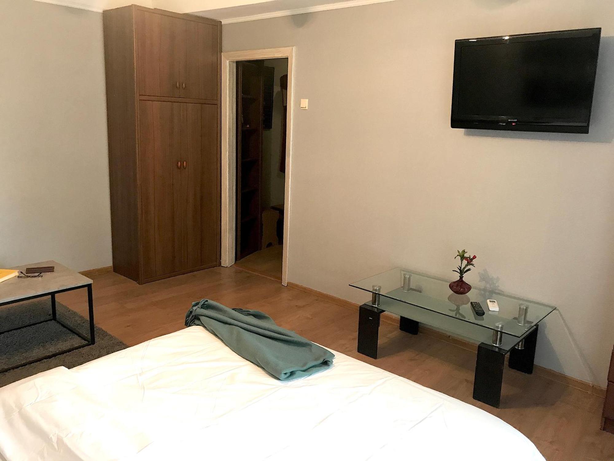 1 комн саксаганского17 центр олимпийская дворец спорта Apartment